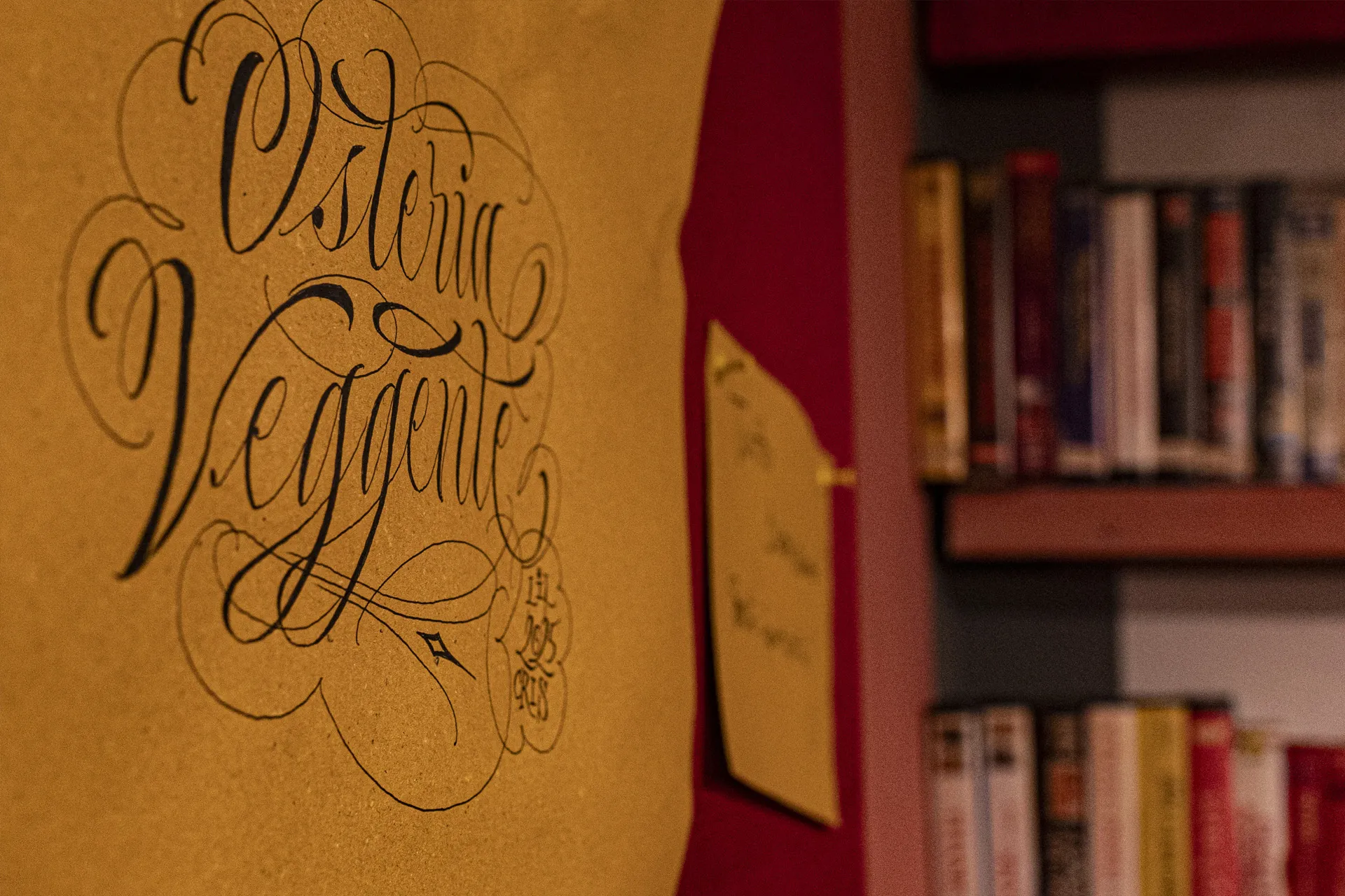 Osteria Veggente — bacheca calligrafica